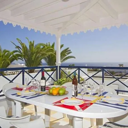 Sleeps 10 Pool Wifi Apartment
